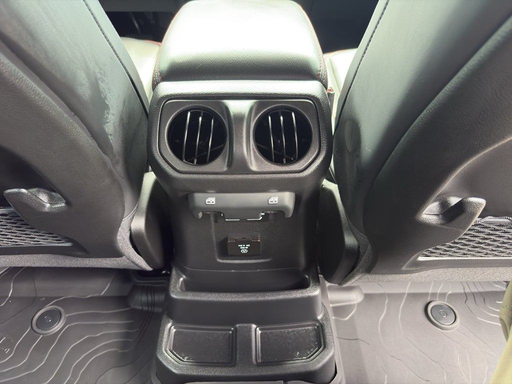 2025 Jeep Wrangler 4-Door Recon 4x4