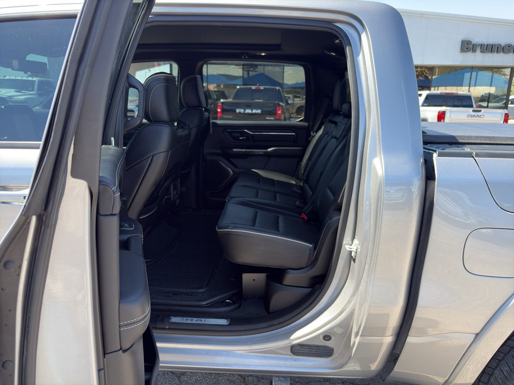 2022 RAM 1500 Limited Crew Cab 4x4 5'7" Box