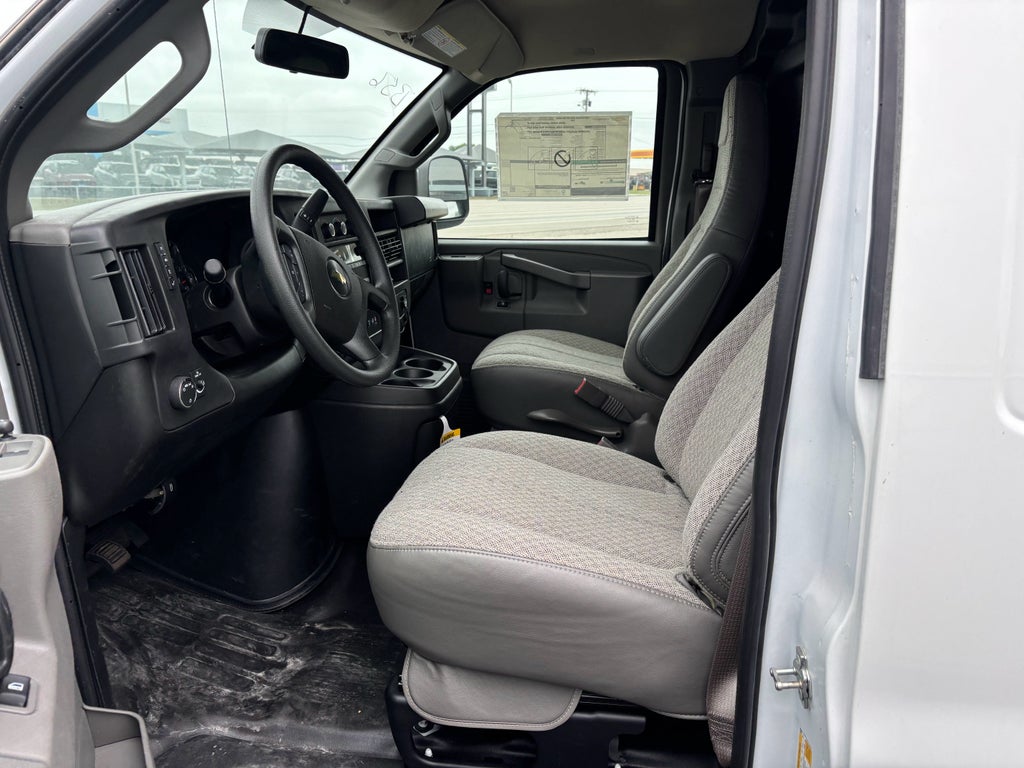 2026 Chevrolet Express Cargo 1WT