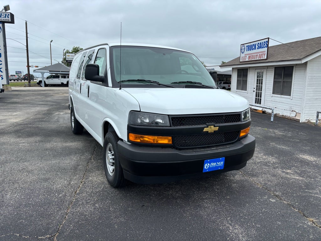 2026 Chevrolet Express Cargo 1WT