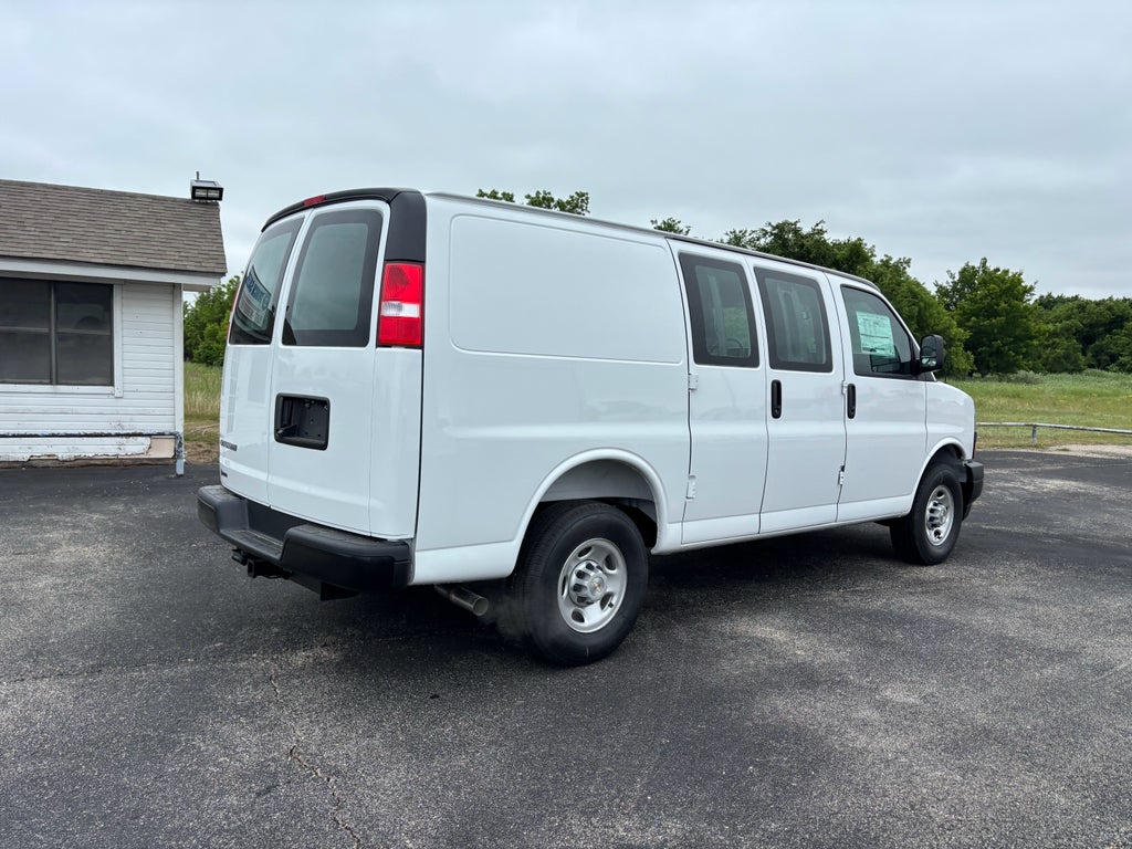 2026 Chevrolet Express Cargo 1WT