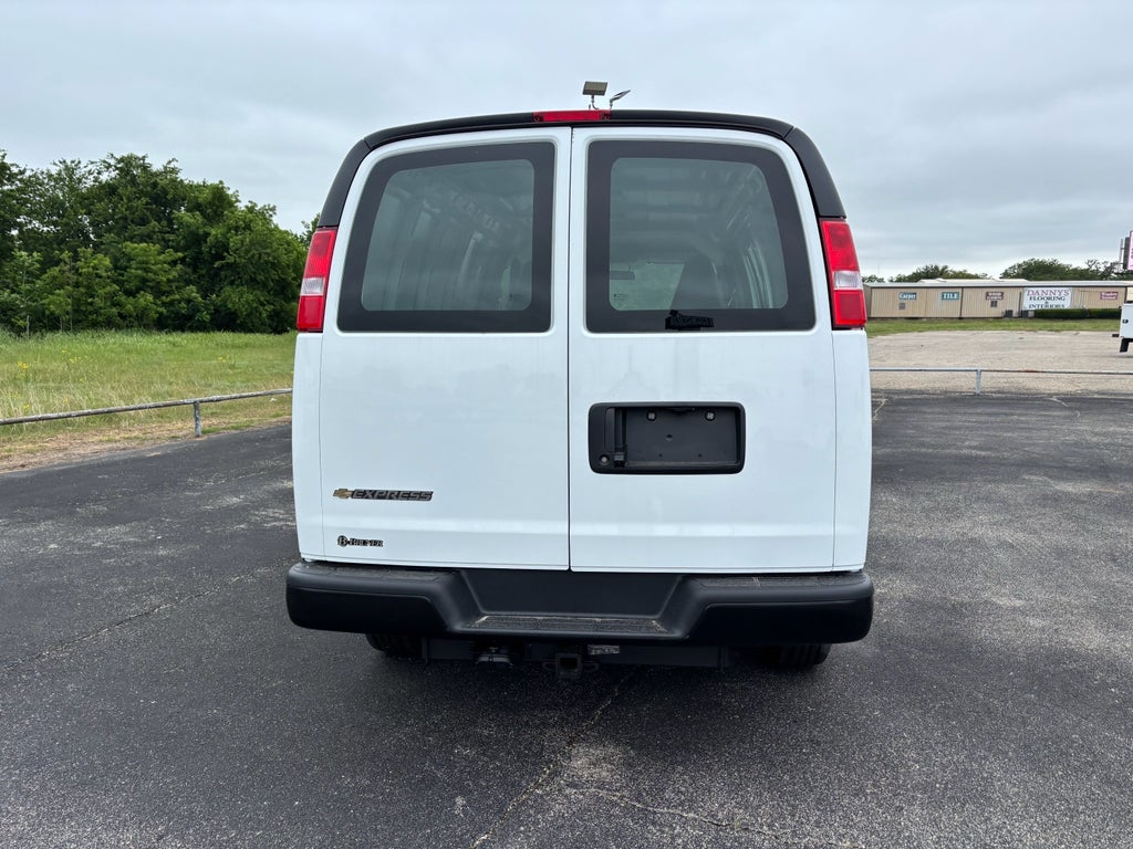 2026 Chevrolet Express Cargo 1WT