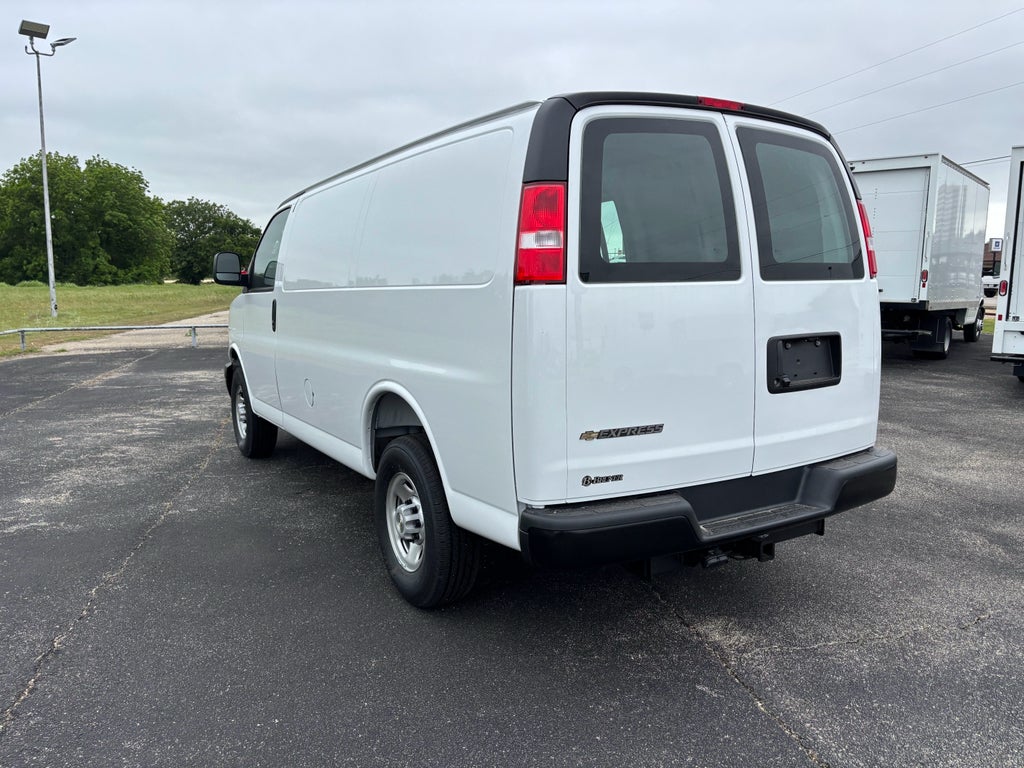 2026 Chevrolet Express Cargo 1WT