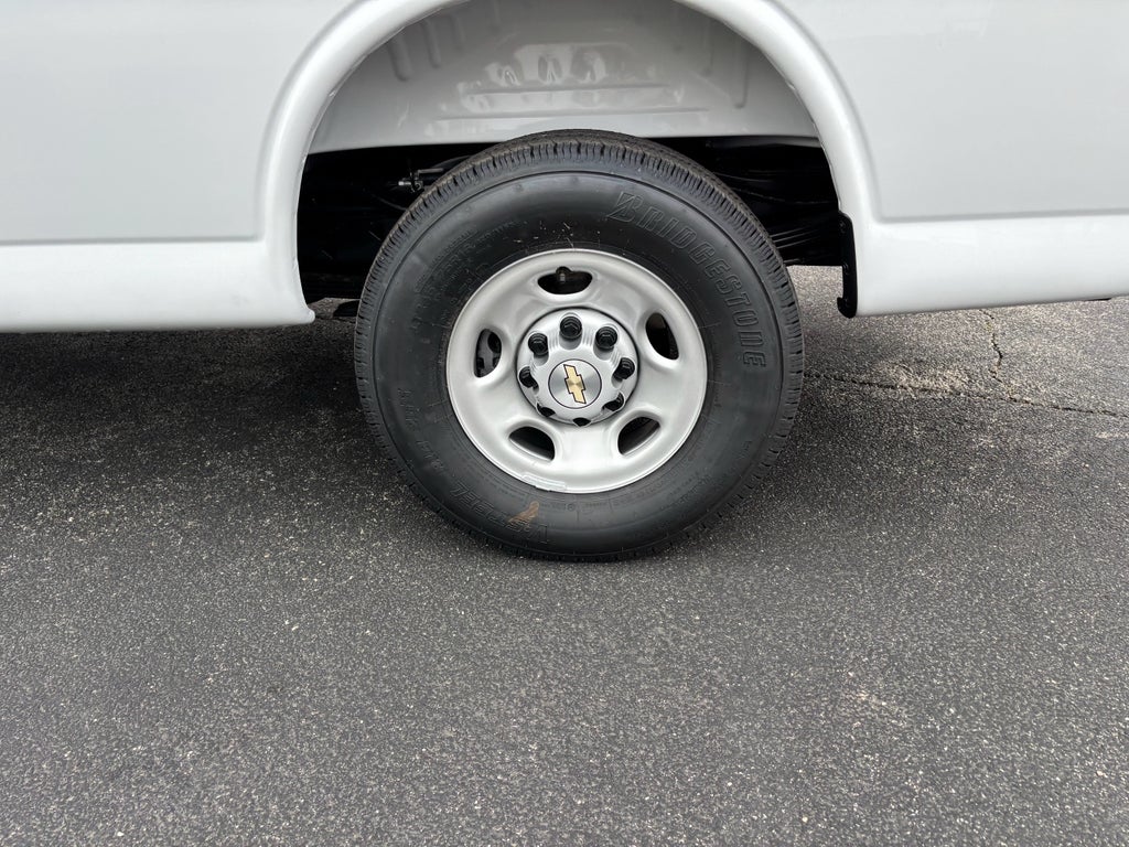 2026 Chevrolet Express Cargo 1WT