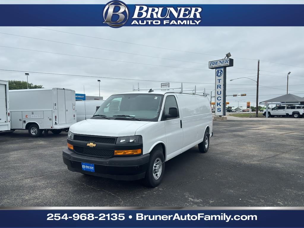 2025 Chevrolet Express Cargo WT