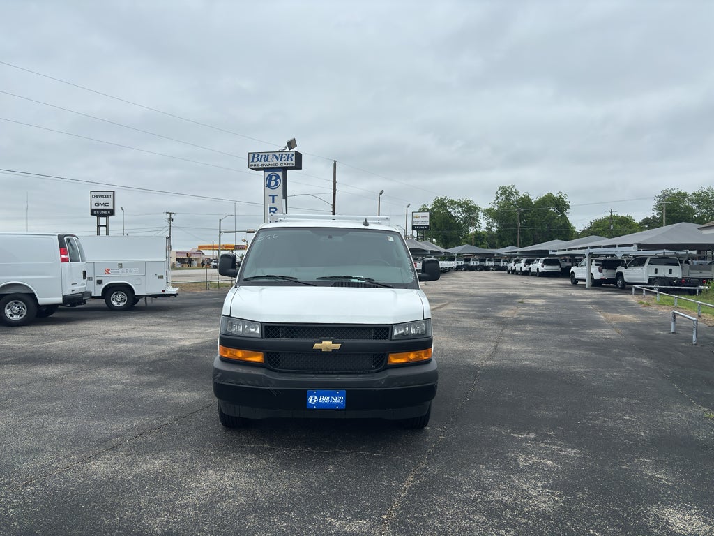 2025 Chevrolet Express Cargo WT