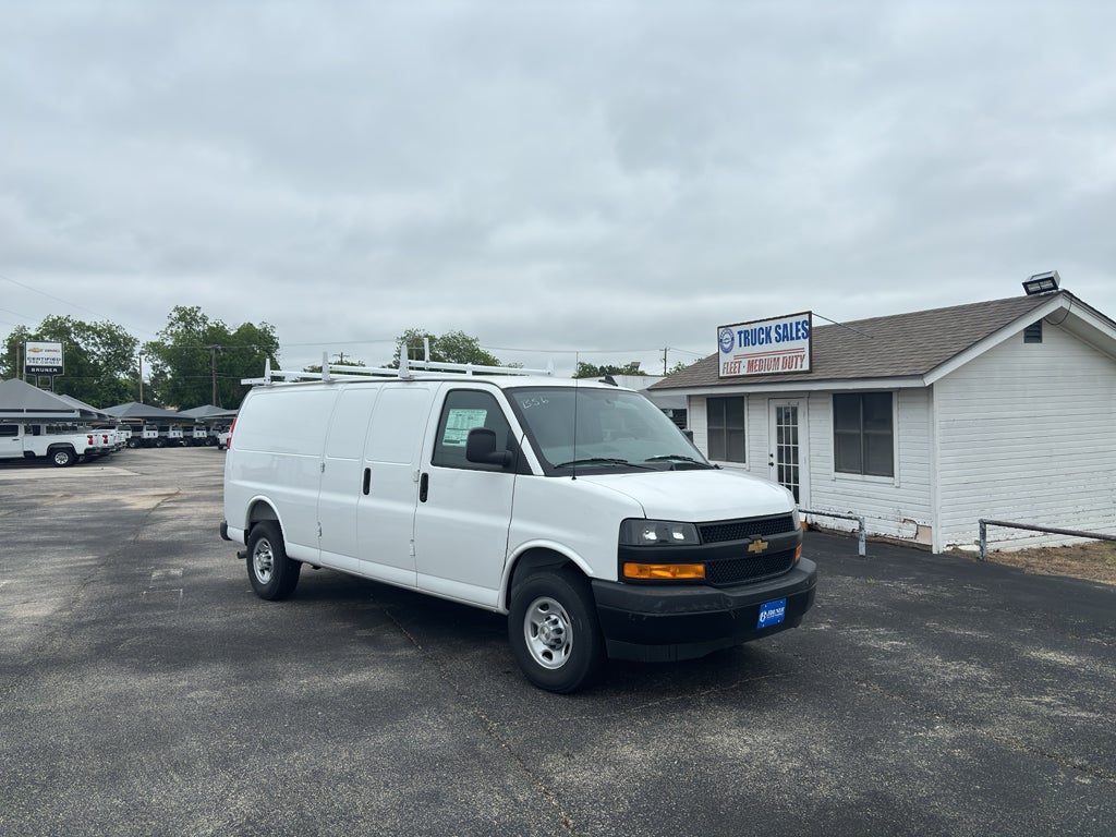2025 Chevrolet Express Cargo WT