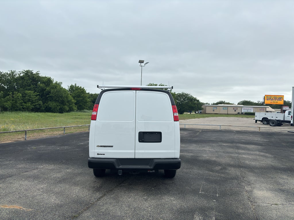 2025 Chevrolet Express Cargo WT