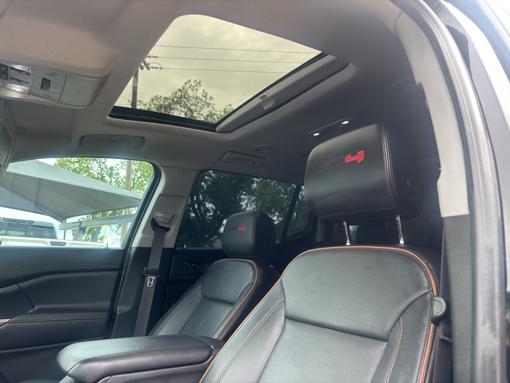 2023 GMC Acadia AT4