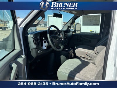 2025 Chevrolet Express Cutaway 3500 1WT