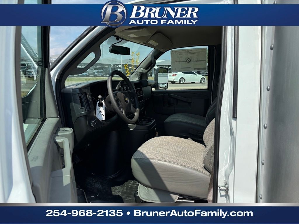 2025 Chevrolet Express Cutaway 4500 2WT