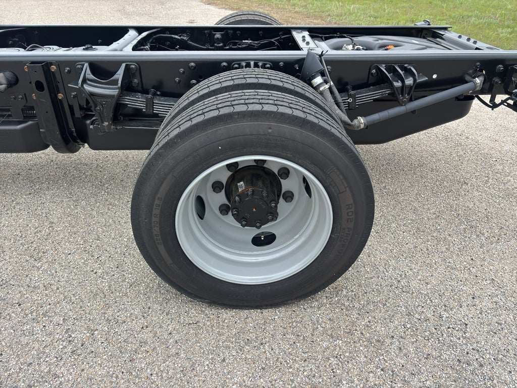 2025 Chevrolet Silverado 5500 HD Work Truck