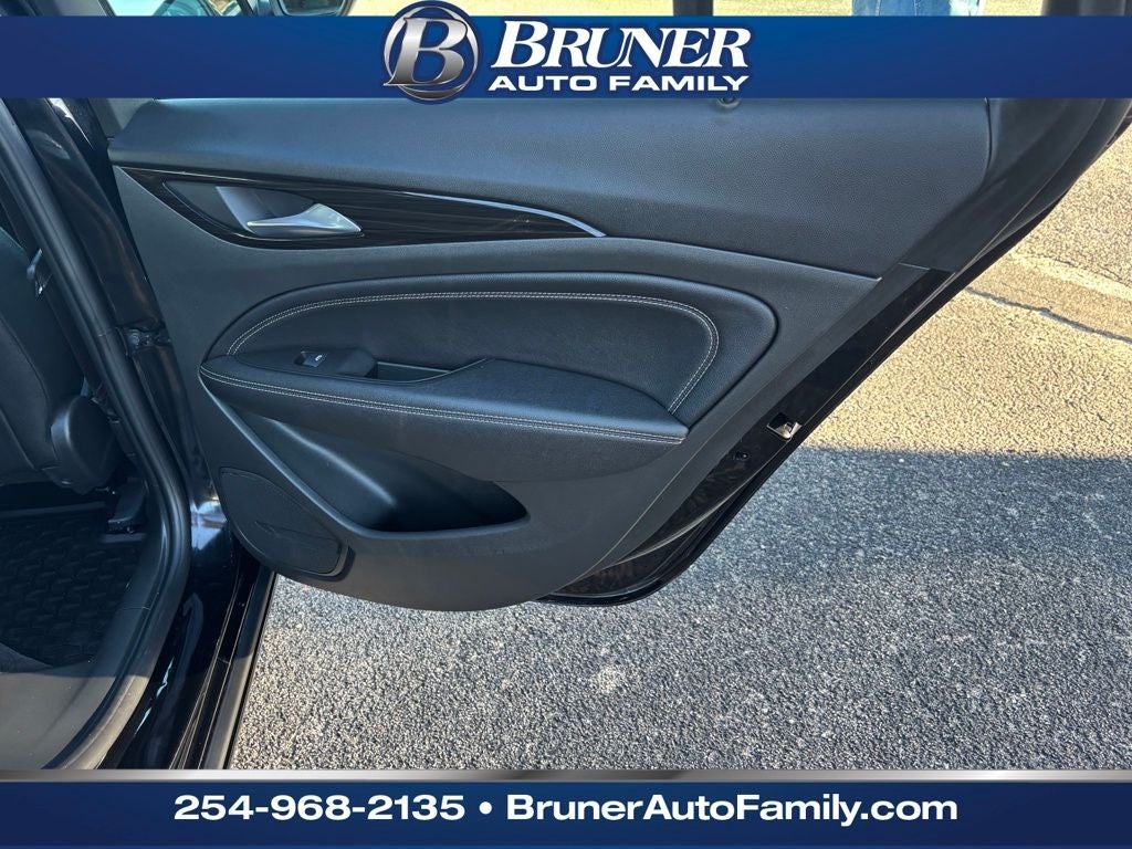 2019 Buick Regal Sportback Essence