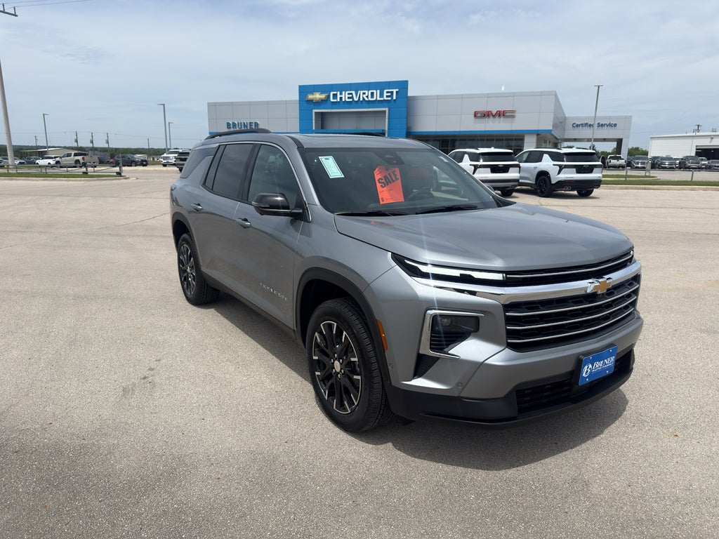 2026 Chevrolet Traverse FWD LT's photo