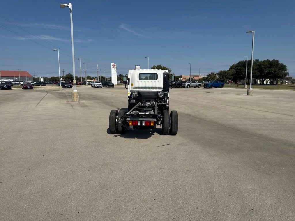 2025 Chevrolet Low Cab Forward 3500 HG 1WT
