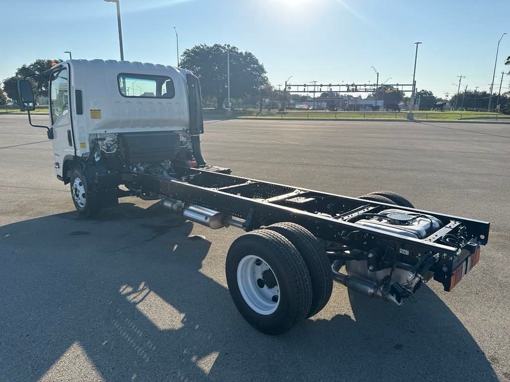 2025 Chevrolet Low Cab Forward 3500 HG 1WT