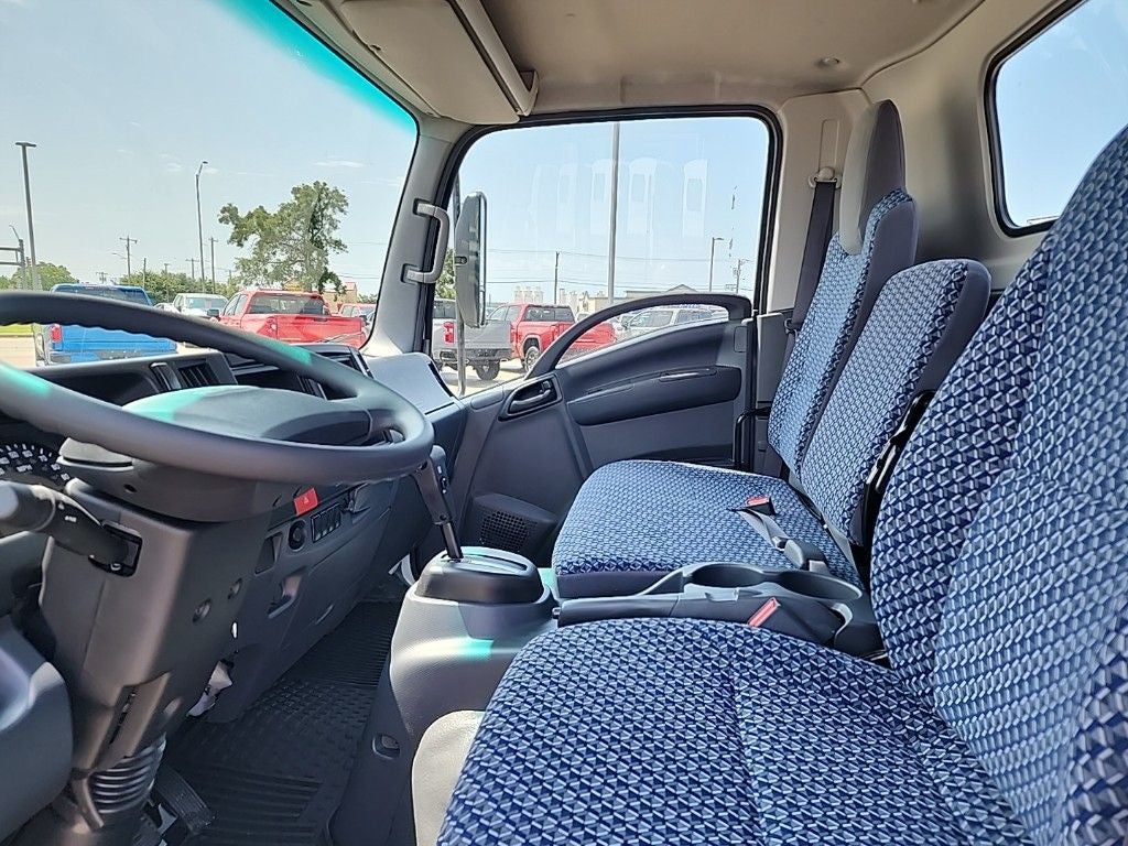 2025 Chevrolet Low Cab Forward 5500 HG 1WT