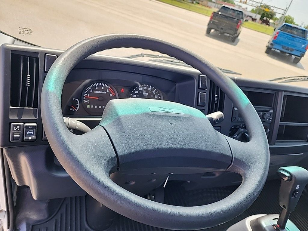 2025 Chevrolet Low Cab Forward 5500 HG 1WT