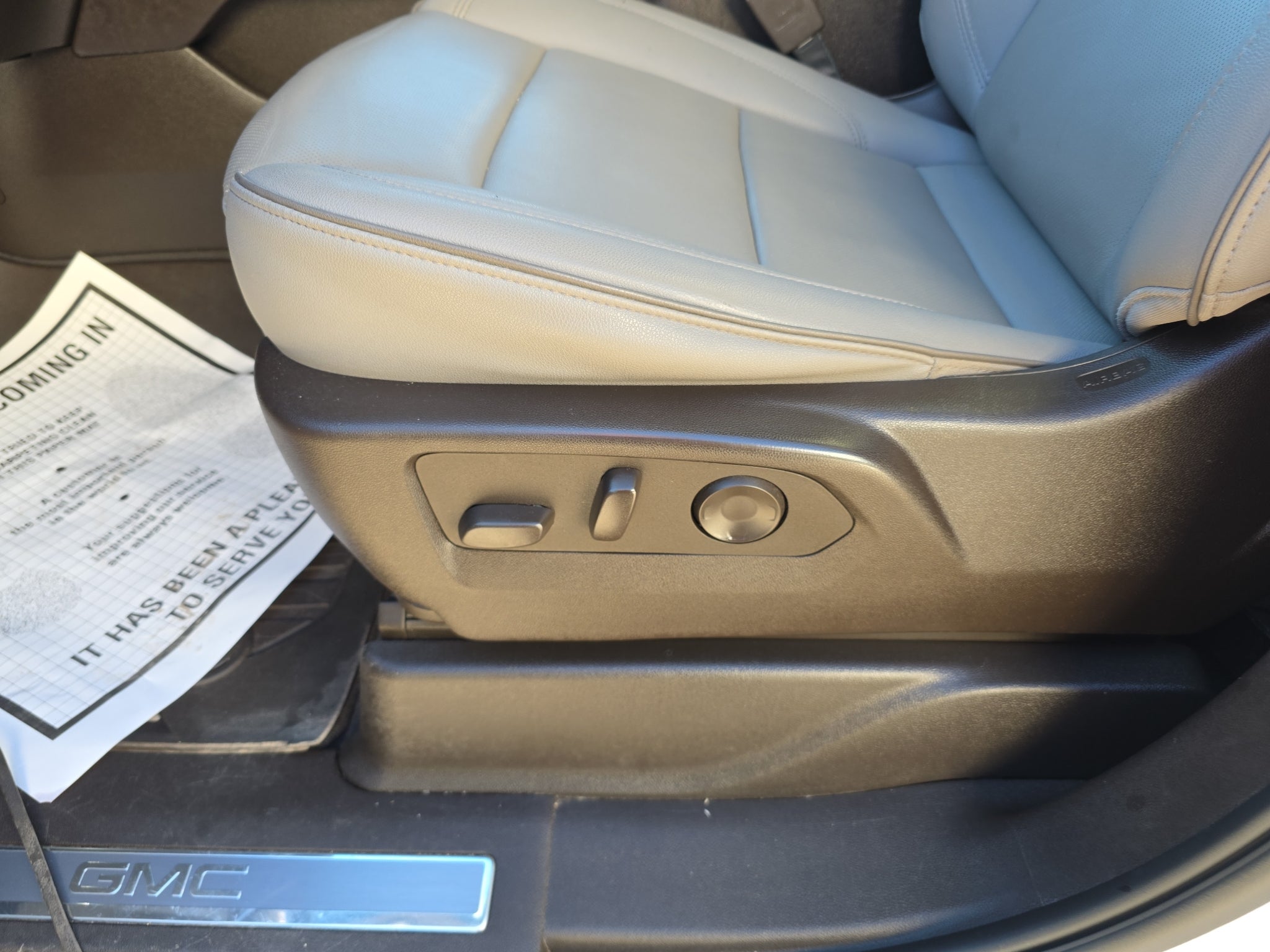 2024 GMC Yukon XL SLT