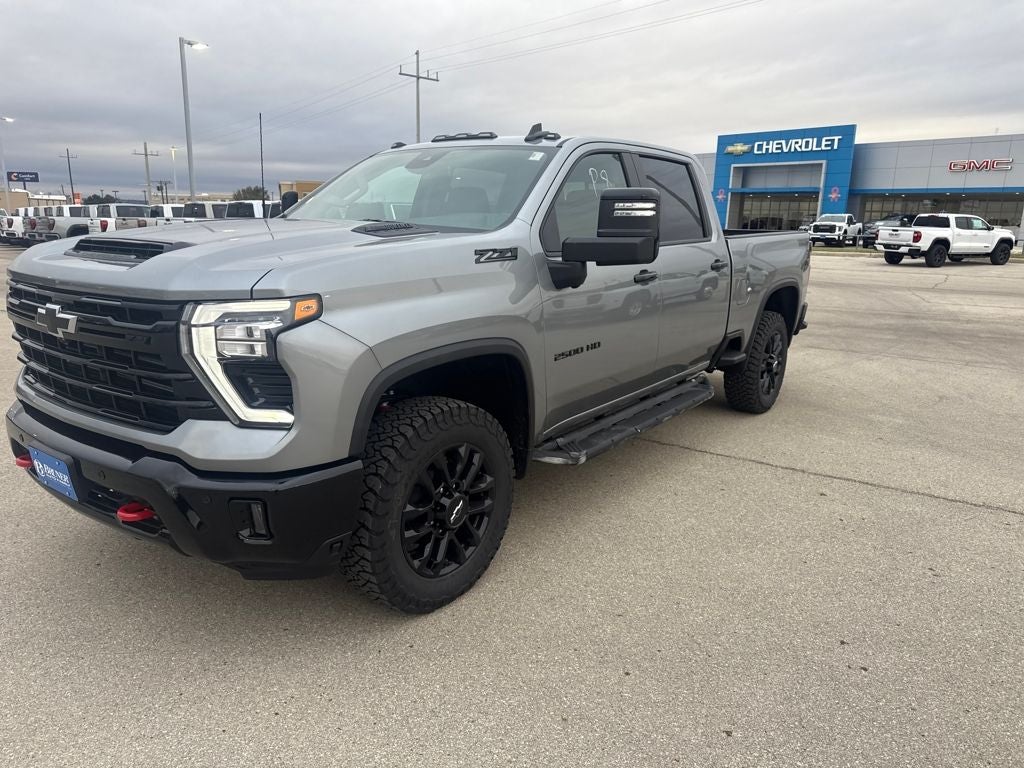2026 Chevrolet Silverado HD LT 4WD Crew Cab Standard Box's photo