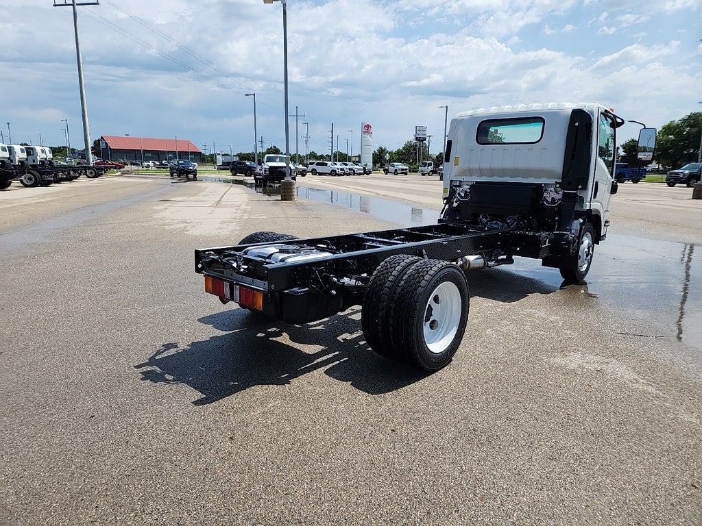 2025 Chevrolet Low Cab Forward 5500 HG 1WT